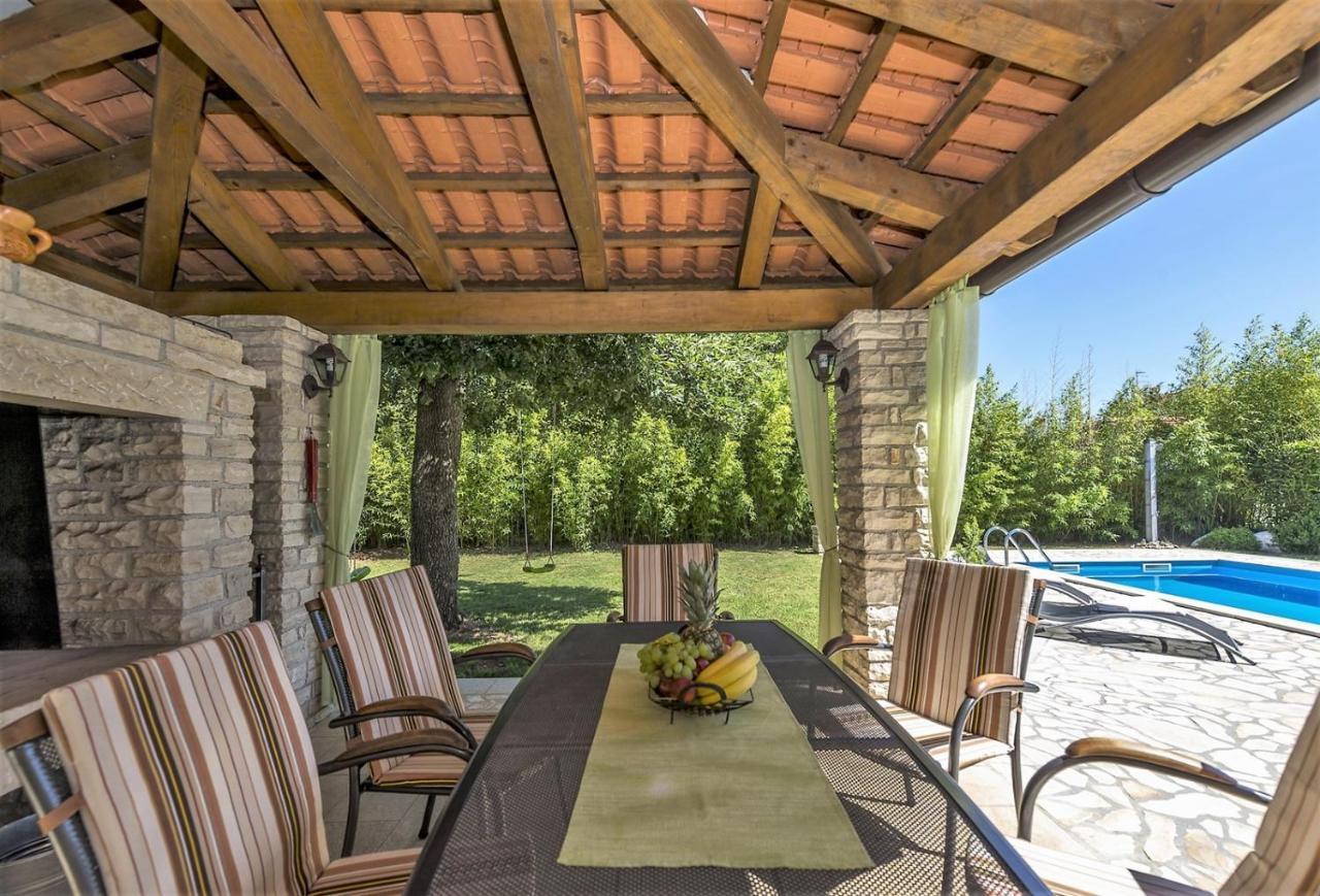 Spacious Three-Bedroom Villa Balun With Pool Porec Luaran gambar