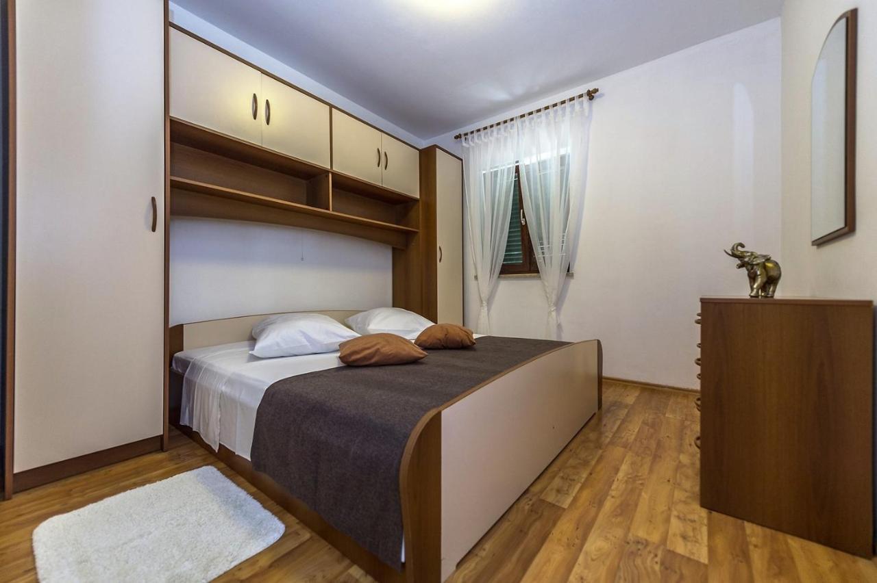 Spacious Three-Bedroom Villa Balun With Pool Porec Luaran gambar